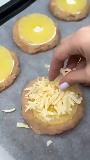 Здоровые низкокалорийные куриные гнёзда с ананасом и сыром | Идея для сочного и лёгкого ужина