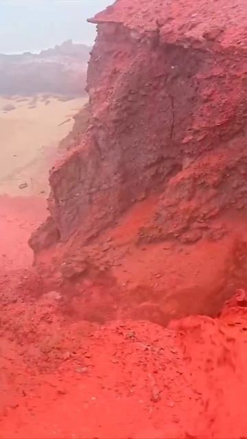 Удивительный природный феномен на острове Ормуз, Иран смотреть онлайн