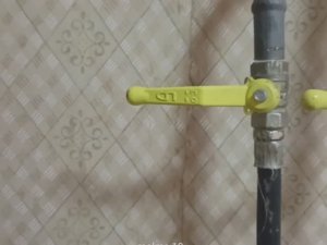 Как полностью отключить газ в котле МИМАКС 7: перекрываем ручку на входе в дом