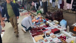 Блошиный рынок Вернисаж  Август  Суббота  Ищем ценные предметы и старые вещи. Обзор барахолки.