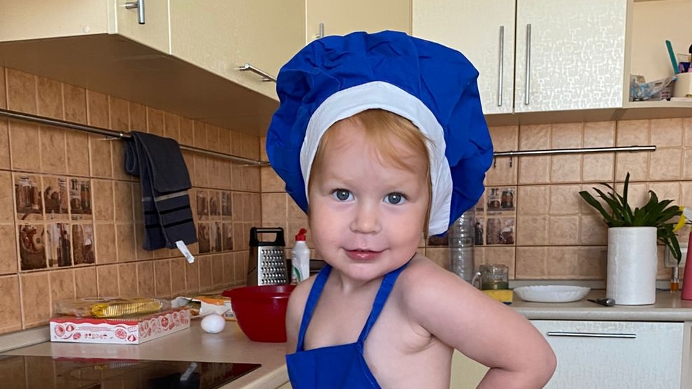 ОЛАДЬИ. Сегодня Алёна делает оладушки.