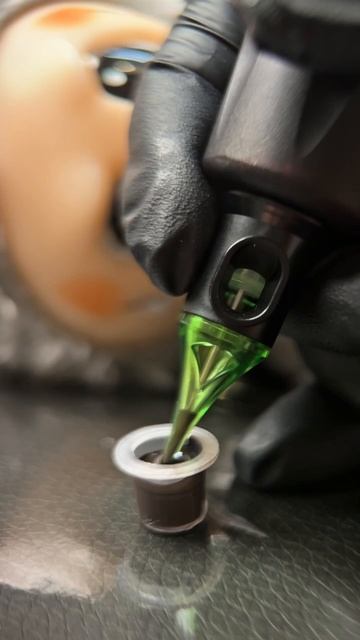 Идеальные брови для Лабубу