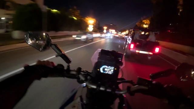 Suzuki V-STROM 800de город смотреть онлайн