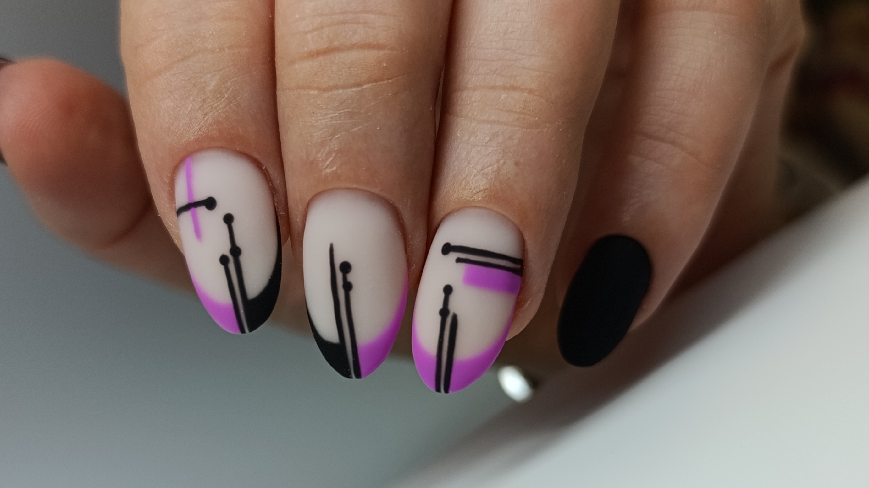 Геометрия на ногтях