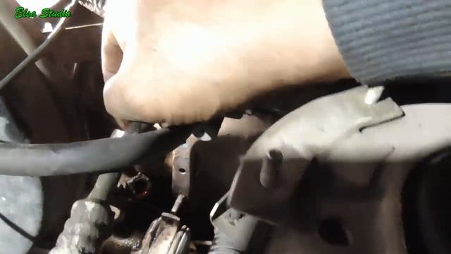 Замена рулевой рейки и сайлентблоков рулевых тяг Daewoo Lanos смотреть онлайн