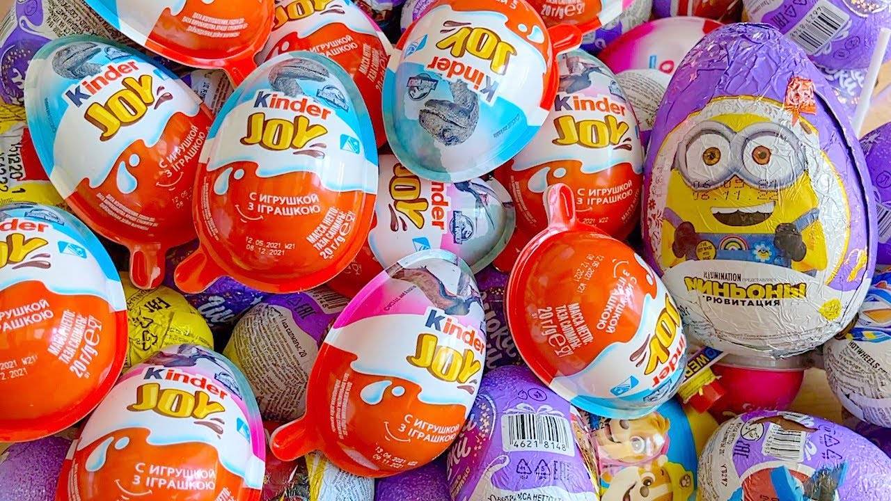 БОЛЬШОЙ КИНДЕР-БУМ 💥 ОТКРЫВАЕМ КИНДЕР СЮРПРИЗЫ С ИГРУШКАМИ ВНУТРИ смотреть онлайн