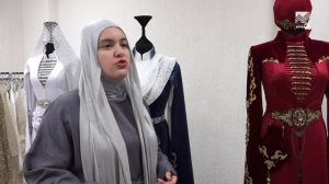 Дизайнер Медина Нахушева представила землякам коллекцию национальных платьев