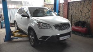 Замена передних амортизаторов на SsangYong Actyon 2,0 4WD  СсангЙонг Актион 2013 года
