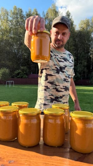 Кабачковая икра в казане на костре