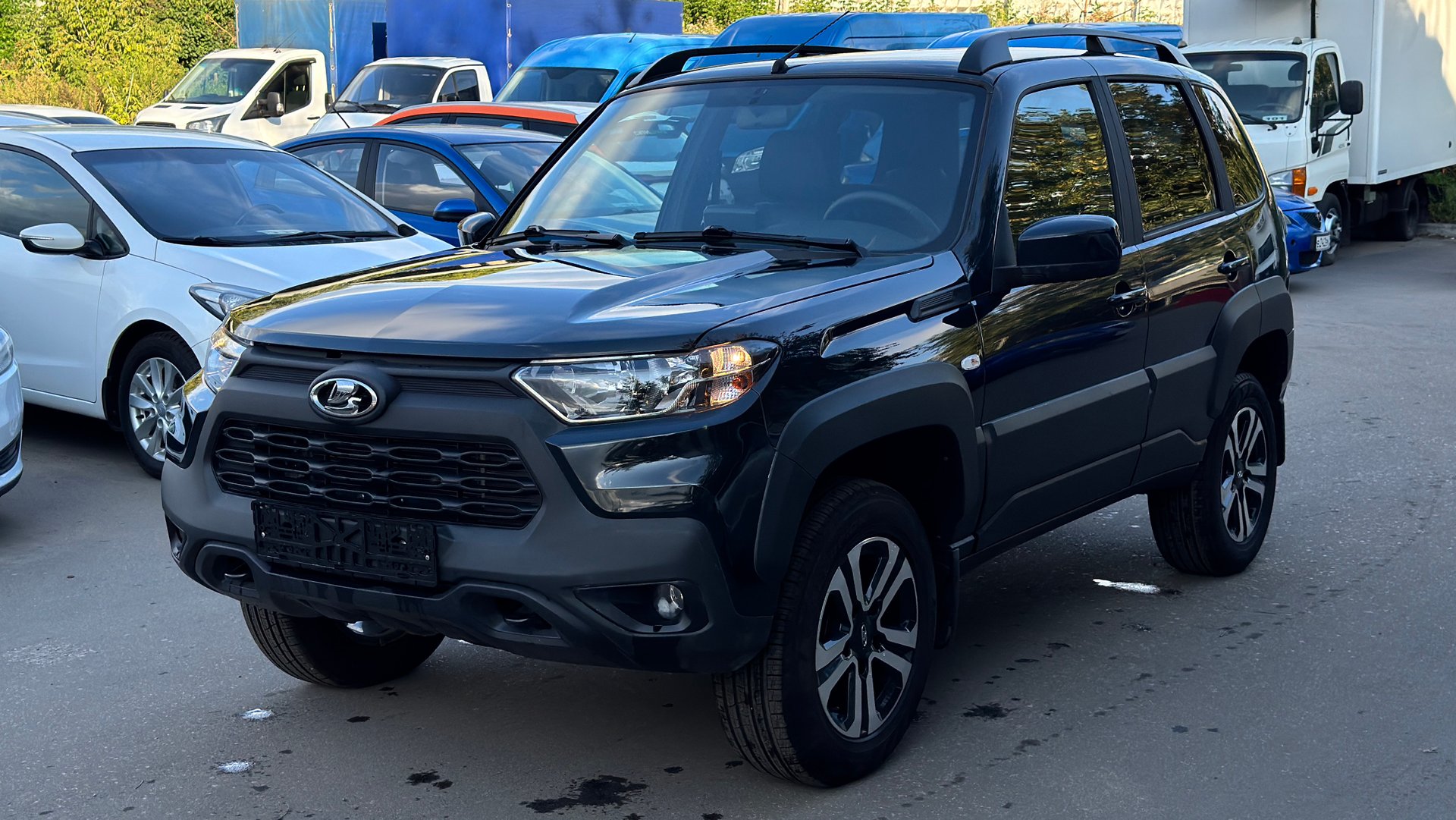 Lada Niva (2024) смотреть онлайн