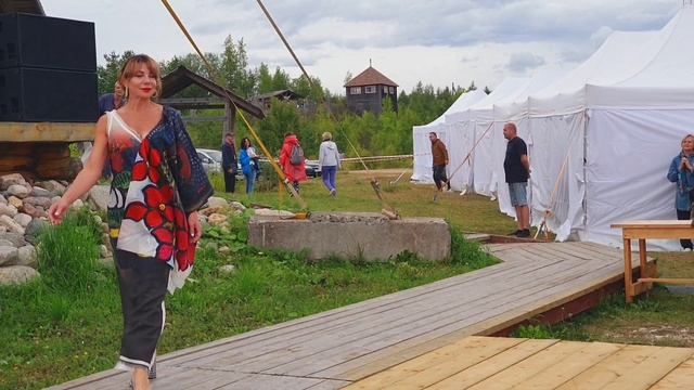 Показы модных коллекций в славянской стилистике. Фестиваль "Небо славян " смотреть онлайн