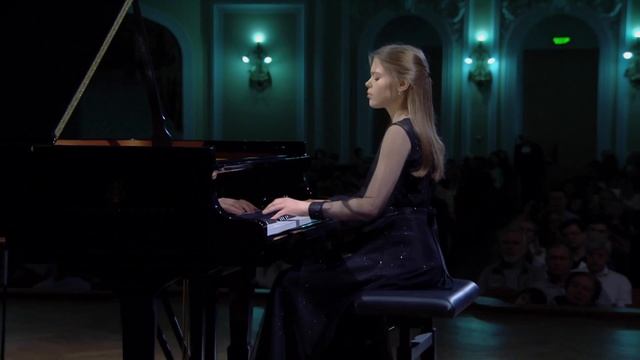 Каракина Анна А. Скрябин Вальс Ля-бемоль мажор ор. 38 Русская фортепианная школа смотреть онлайн