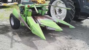 Кукурузный навесной силосный кормоуборочный комбайн