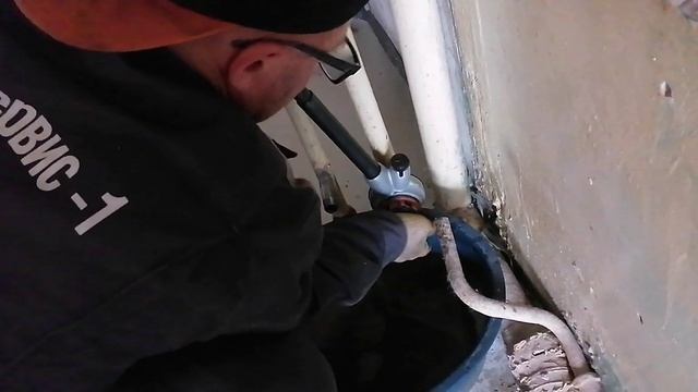 устанавливаем радиатор отопления с блоком и общие краны в квартире смотреть онлайн