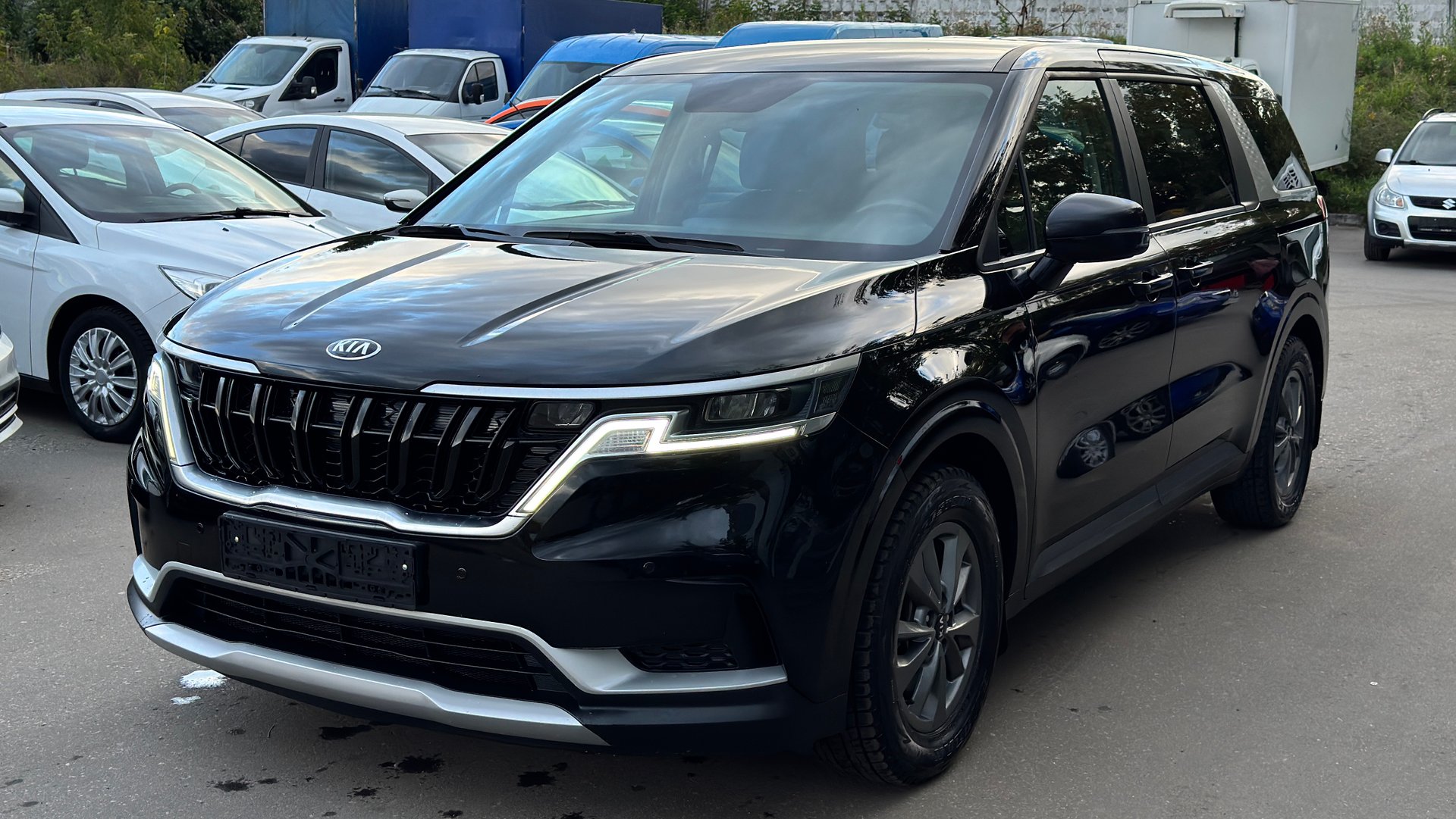 Kia Carnival (2021) смотреть онлайн