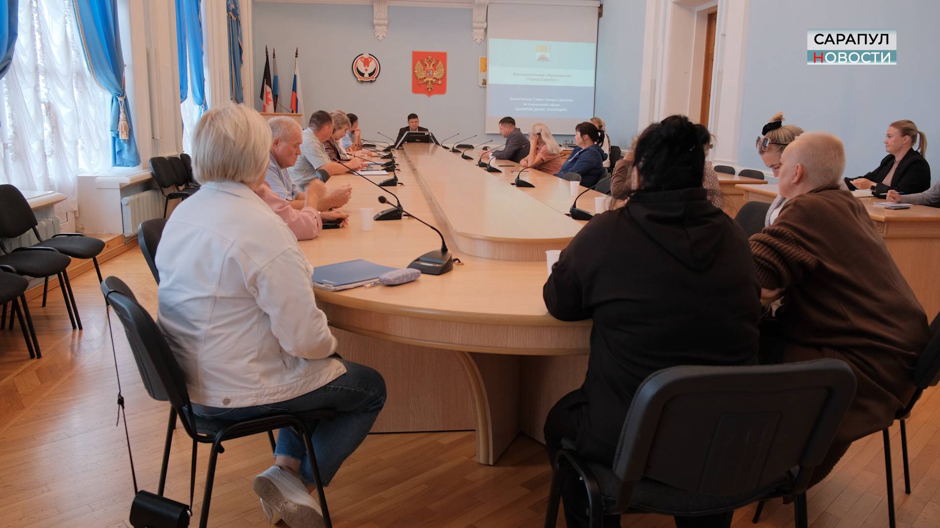 ВСТРЕЧА С СЕМЬЯМИ УЧАСТНИКОВ СВО СОСТОЯЛАСЬ В САРАПУЛЕ смотреть онлайн