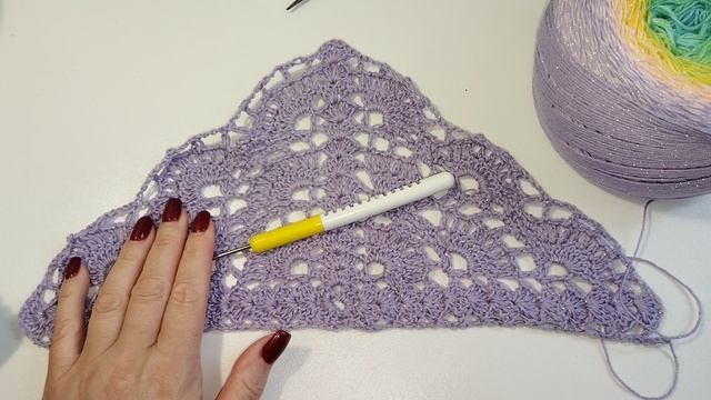 Порадовала себя новой пряжей и начала вязать ))) смотреть онлайн