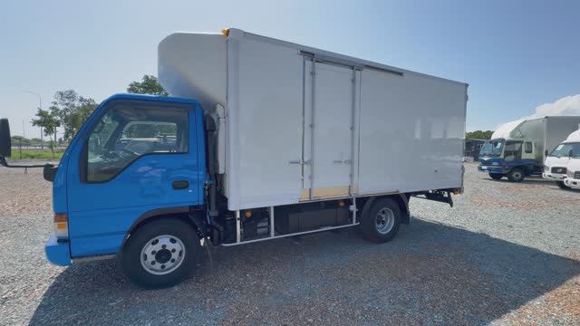 Isuzu Elf, 2001 год (Фургон-рефрижератор) смотреть онлайн