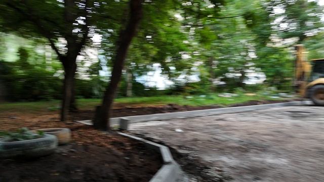 Состояние асфальта во дворе 21 августа 2025