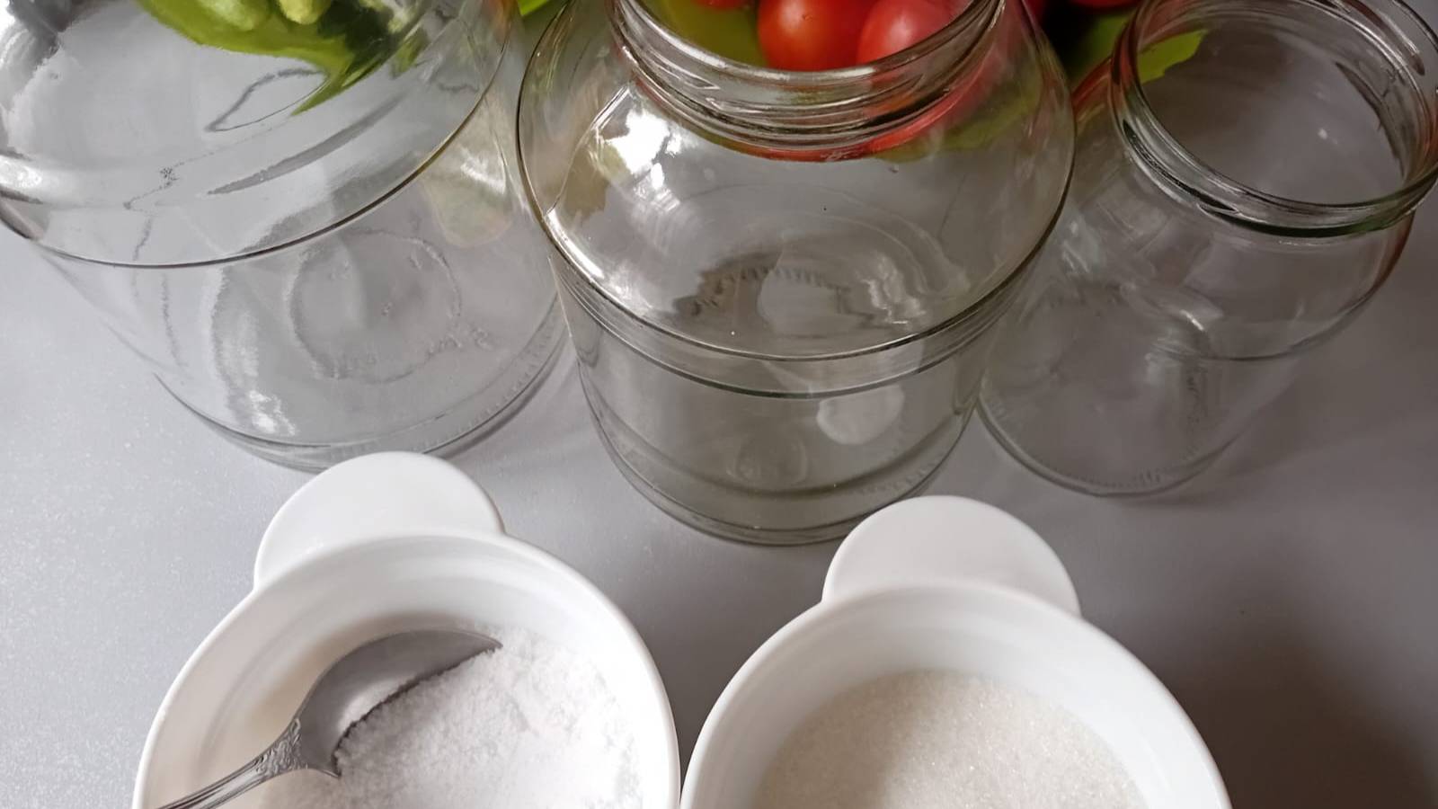 Как приготовить рассол/маринад для консервирования огурцов и помидоров смотреть онлайн