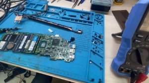 Ремонт Dell Vostro 3360 не включается после залития.