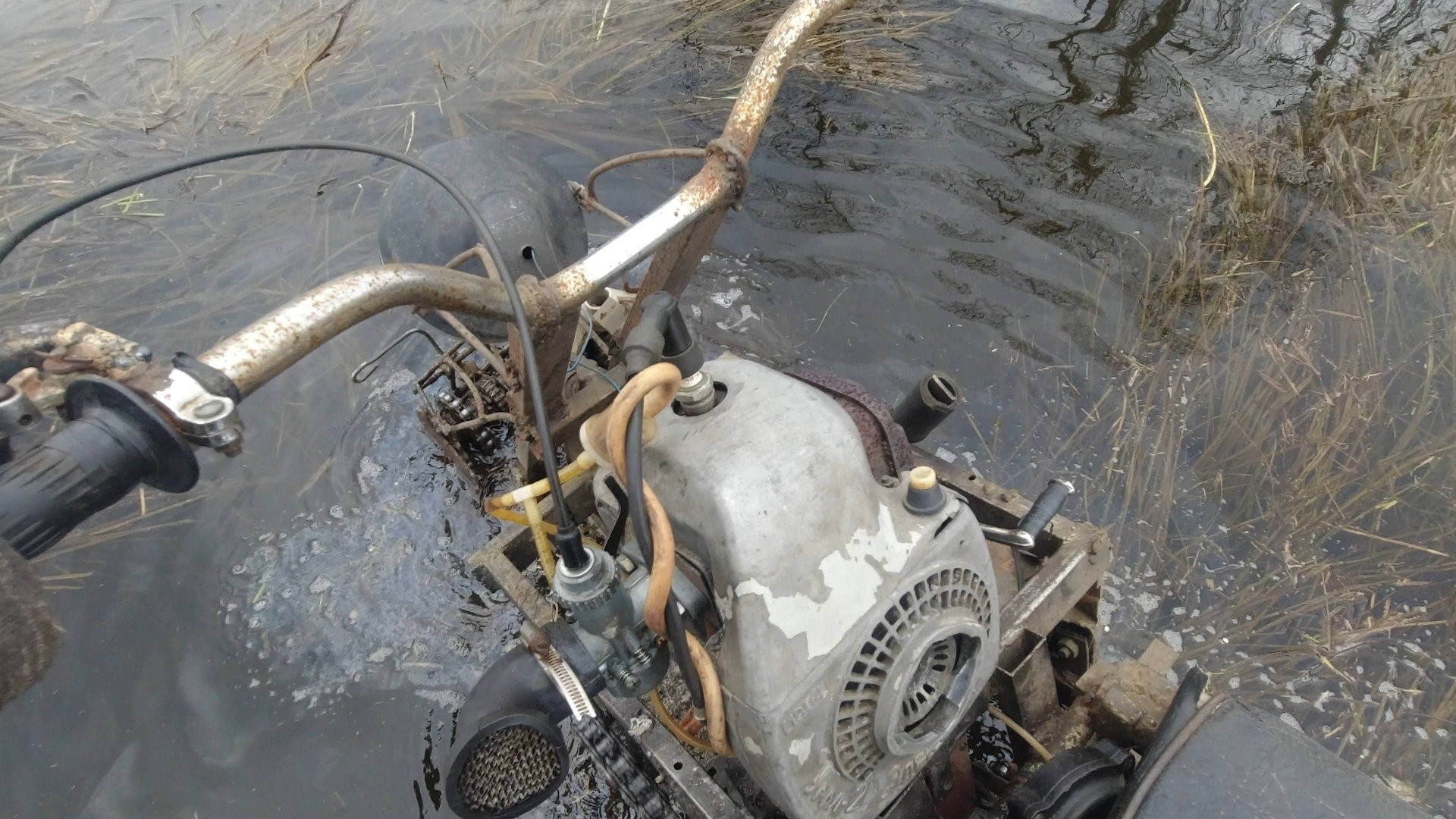 Утопил полноприводный мотоцикл в реке смотреть онлайн