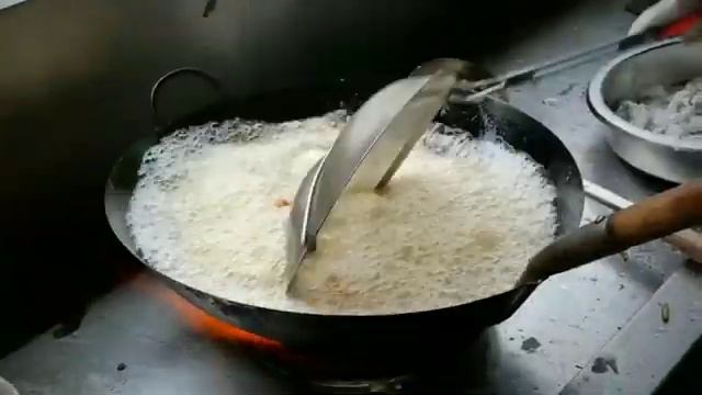 Жареный РИС по Тайски с ЯЙЦОМ Овощами и Морепродуктами THAI Fried RICE with EGG ТАЙСКАЯ Еда смотреть онлайн