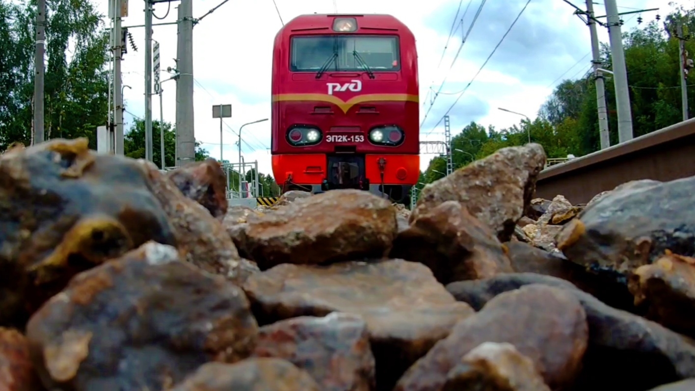 Камера под поездом,ЭП2К - 153. смотреть онлайн