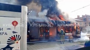 Трамвай загорелся на конечной остановке на улице Декабристов в Краснодаре