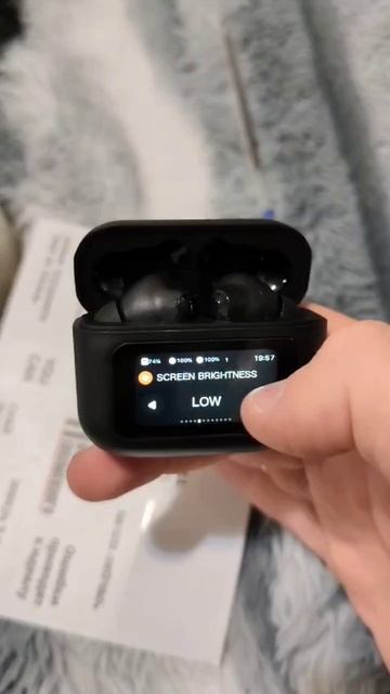 БЕСПРОВОДНЫЕ НАУШНИКИ с регулировкой на кейсе: Эквалайзер, Громкость, Найди наушник , Секундомер✅ смотреть онлайн