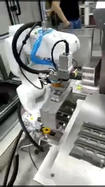 Роботизированный комплекс для испытаний на ударный изгиб по Шарпи Liangong