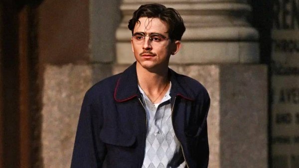 Марти Превосходный — Русский трейлер (2025)