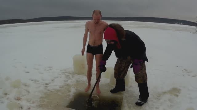 Мегаслёт звёздного состава электробайкеров Екатеринбурга. 3 огромных костра на острове зимнего озера