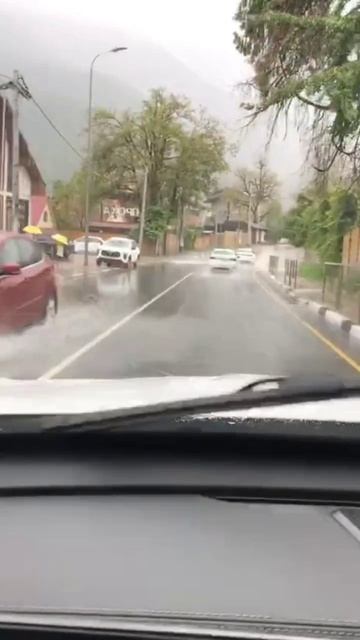 Пока Сочи накрыла стихия в Поляне всё идёт по плану. смотреть онлайн