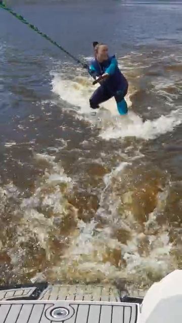 Вейксерфинг с инструктором в Подмосковье: Экстремальные развлечения Агентства Экстрима АХАА смотреть онлайн