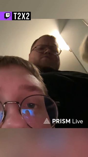 ОТЧИМ ПРИШЁЛ 😋 - #t2x2 #т2х2 #twitch #антоша #реакция #юмор #shorts #дрейк смотреть онлайн