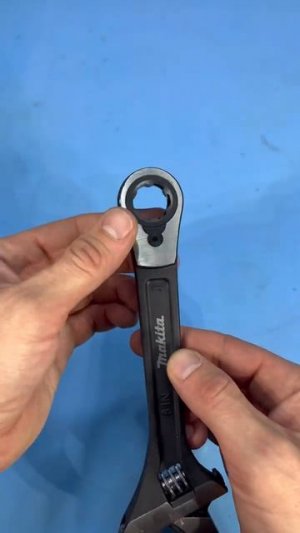 Универсальный разводной ключ с трещеткой Makita в действии 😎👍