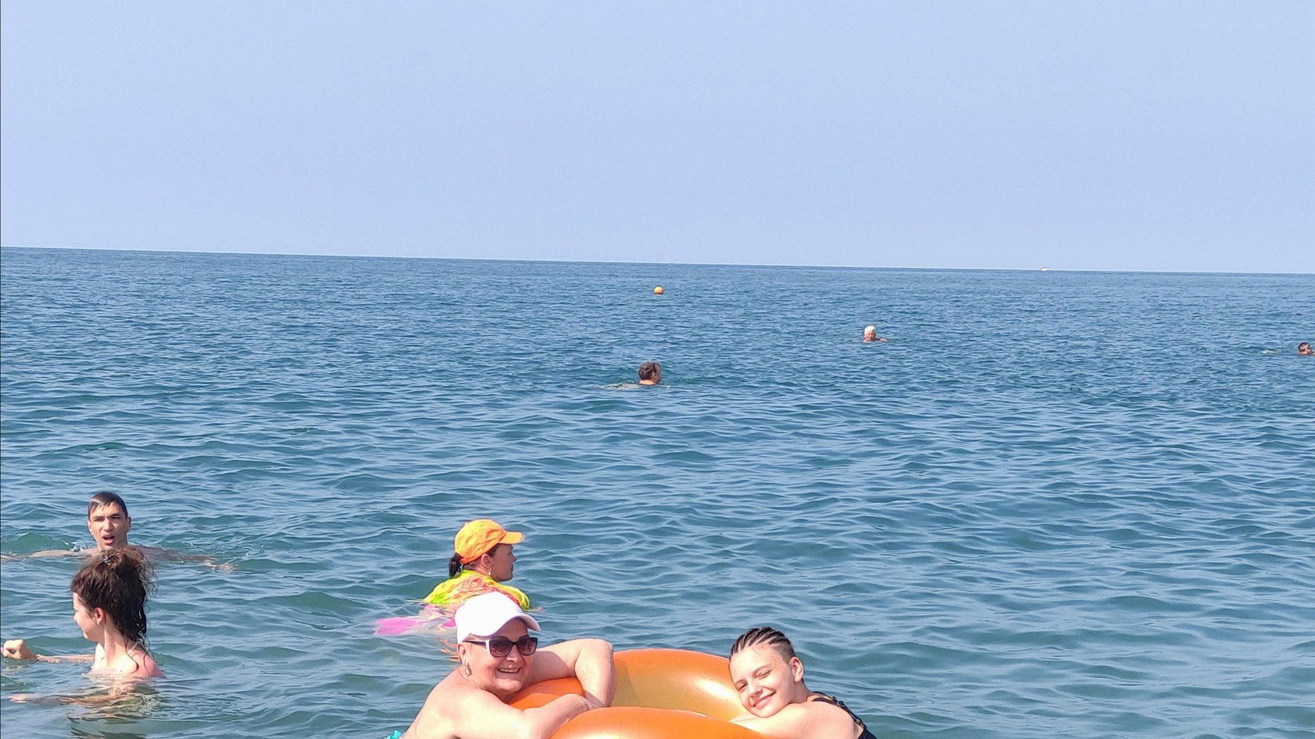 Отпуск продолжается / Адлер 2025 / Адлер в августе смотреть онлайн