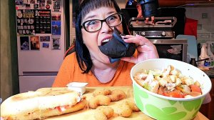 Мукбанг | Дэнвич с ветчиной и сыром, Салат Цезарь, Креветки в кляре | Обжор Асмр