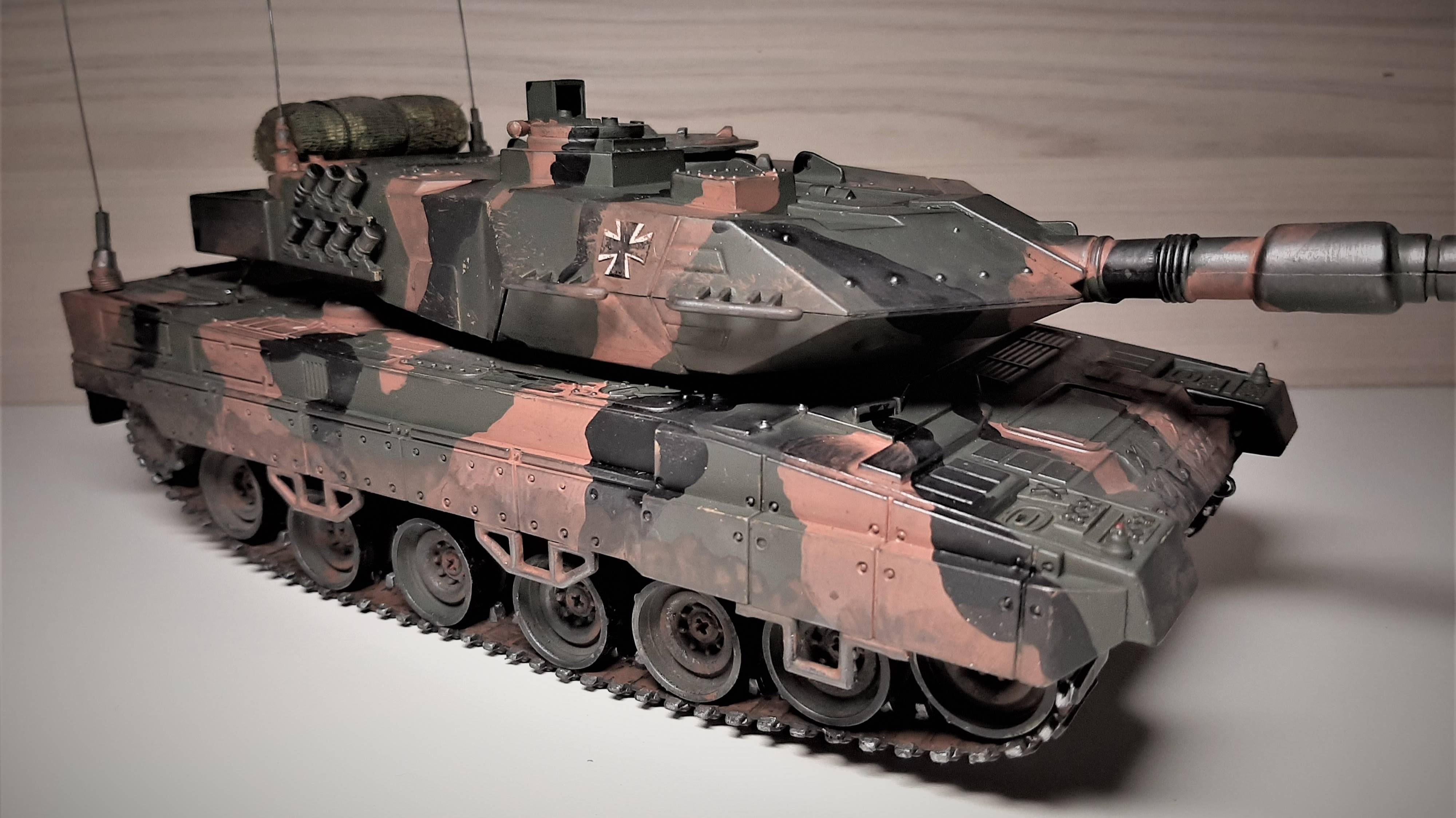RC модель танка Леопард 1:35 смотреть онлайн