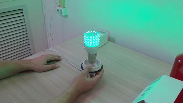 Обзор лампы ЛСД-4, 220В зелёного и желтого цвета