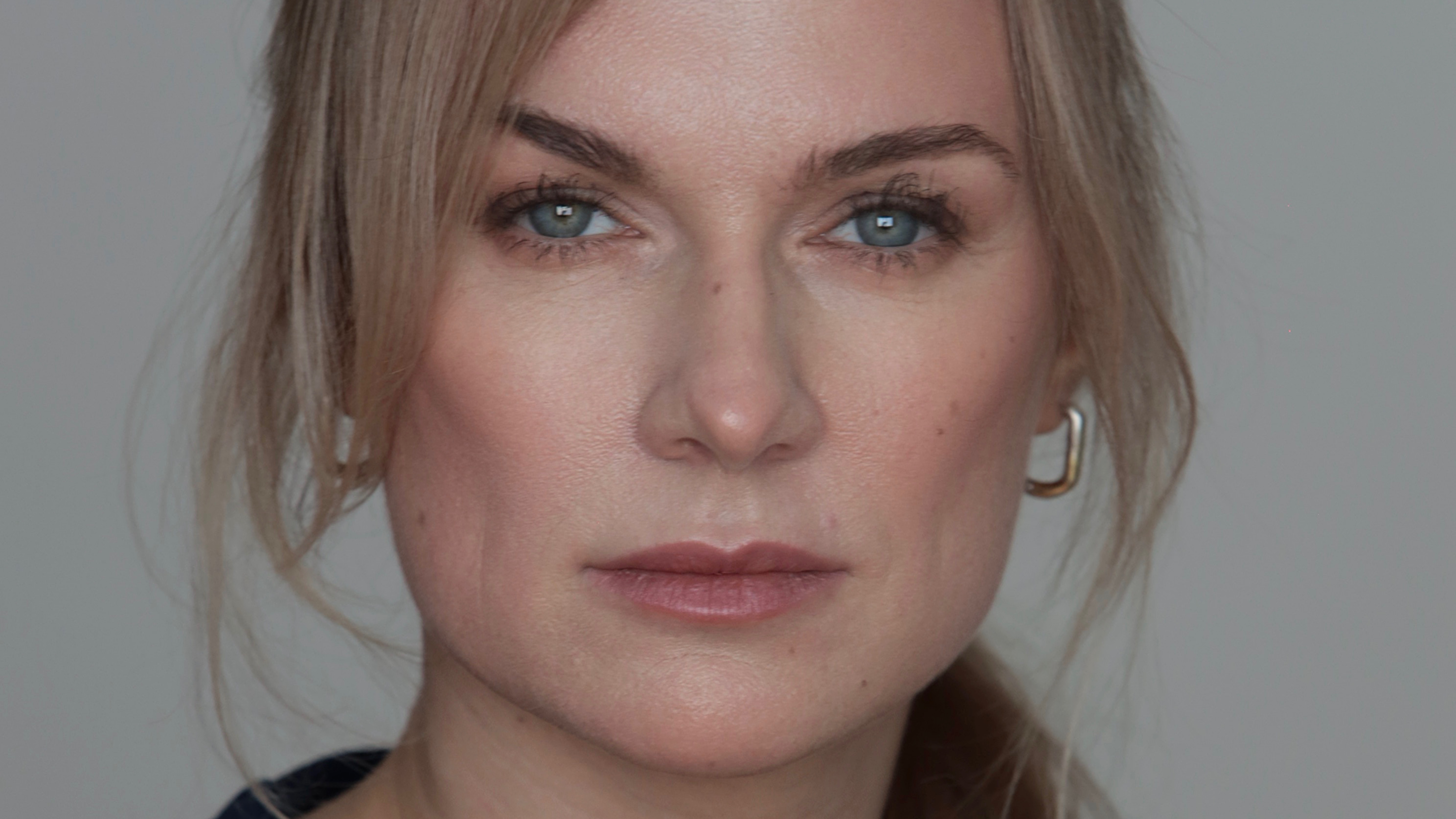 Визитка актрисы Анны Роскошной смотреть онлайн