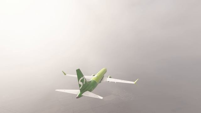 Самолет Boeing 737 Max 8 пролетает сквозь облако