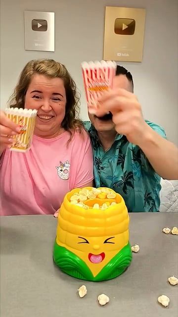 Сумасшедший попкорн! Popcorn Game/ Олежэ и Катюша #настольные игры смотреть онлайн