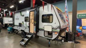 Без преград без границ. C независимой подвеской. Внедорожный американский прицеп автодом NoBo 19.6