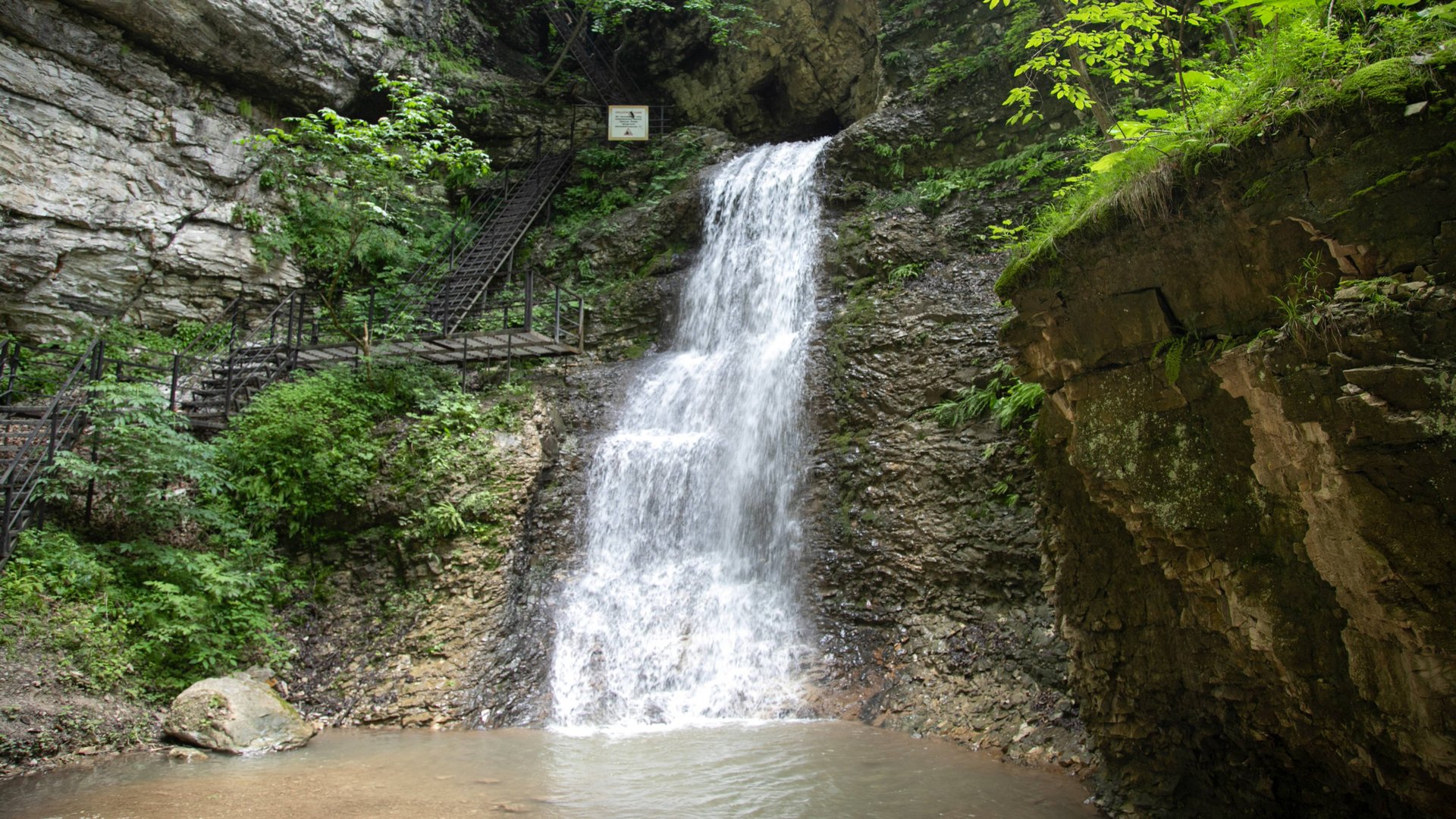 Природные красоты Аргунского ущелья: Нихалойские водопады. Шатойский район. Чеченская республика смотреть онлайн