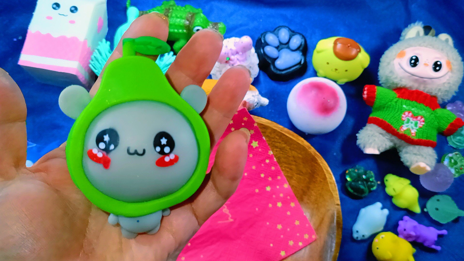 АСМР Сквиши и антистрессы АСМР Таба лапки 🐾 приятные звуки АСМР 🥰👀🤯 смотреть онлайн