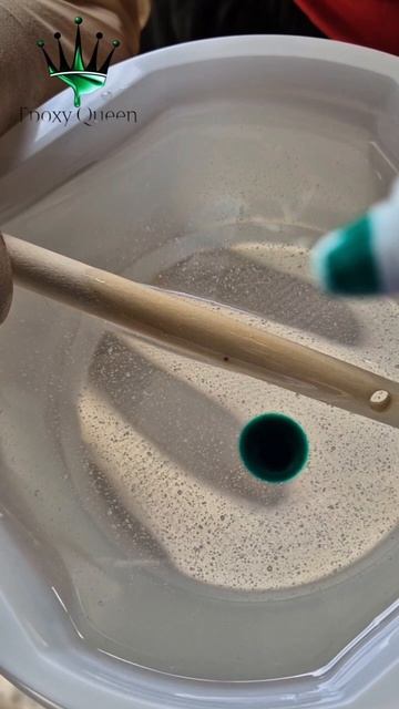 процесс создания шахмат из эпоксидной смолы