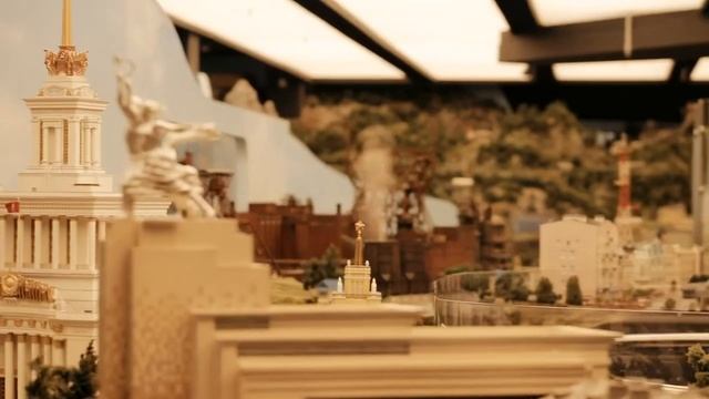 Видеопрезентация грандиозного макета России в Москве около ВДНХ — «Царь Макет страны» смотреть онлайн