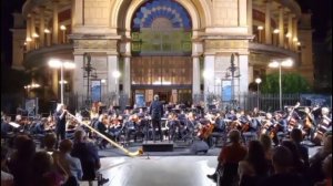 Композиция Аркадий Шилклопера "Передышка" в исполнении автора и симфонического оркестра Сицилии.